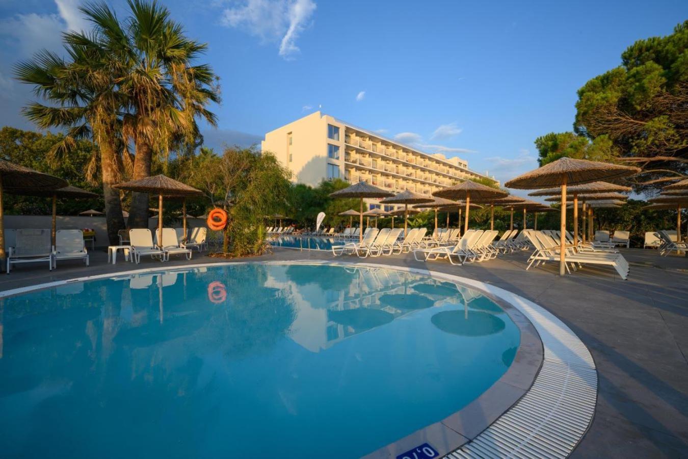 Ninos Grand Beach Resort Kastrosikia Zewnętrze zdjęcie