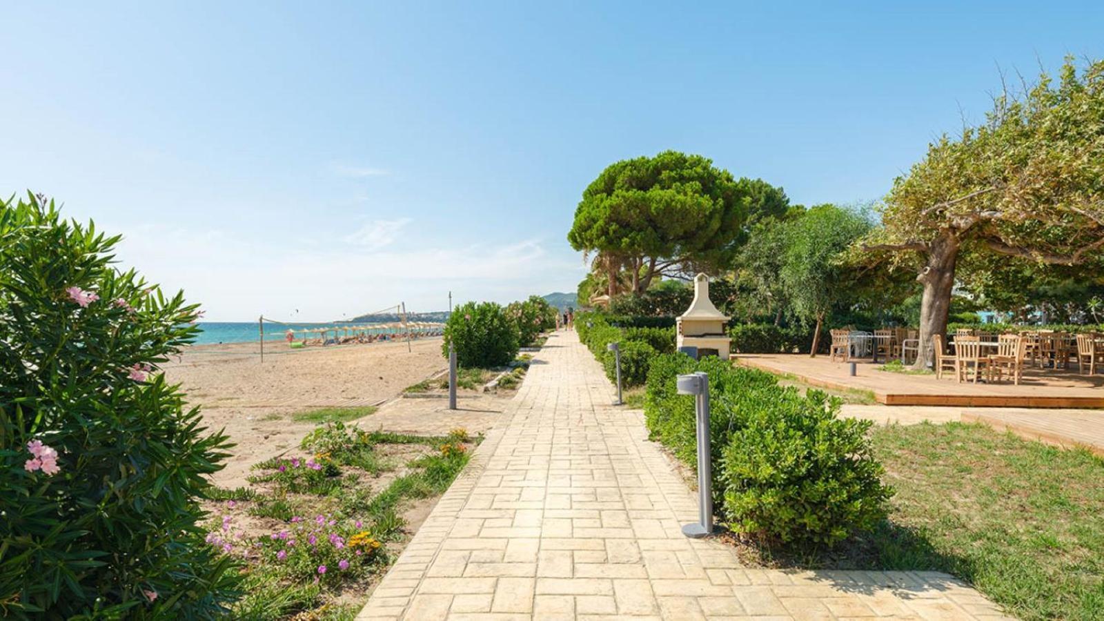 Ninos Grand Beach Resort Kastrosikia Zewnętrze zdjęcie