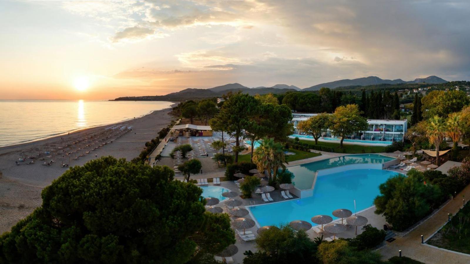 Ninos Grand Beach Resort Kastrosikia Zewnętrze zdjęcie
