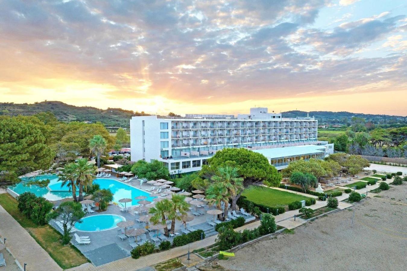 Ninos Grand Beach Resort Kastrosikia Zewnętrze zdjęcie