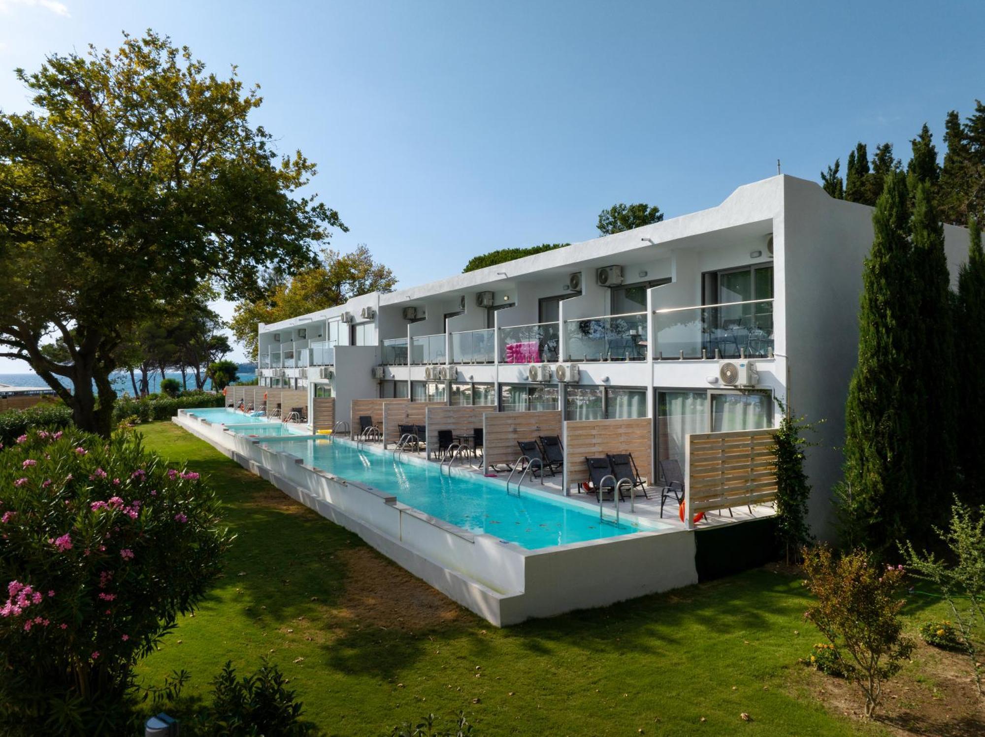 Ninos Grand Beach Resort Kastrosikia Zewnętrze zdjęcie
