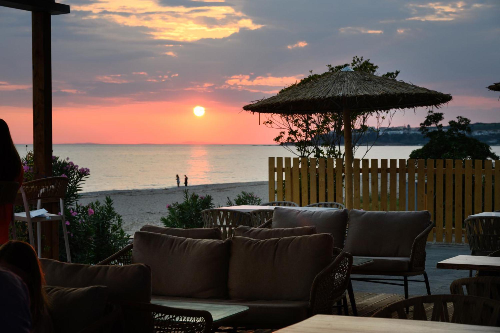 Ninos Grand Beach Resort Kastrosikia Zewnętrze zdjęcie