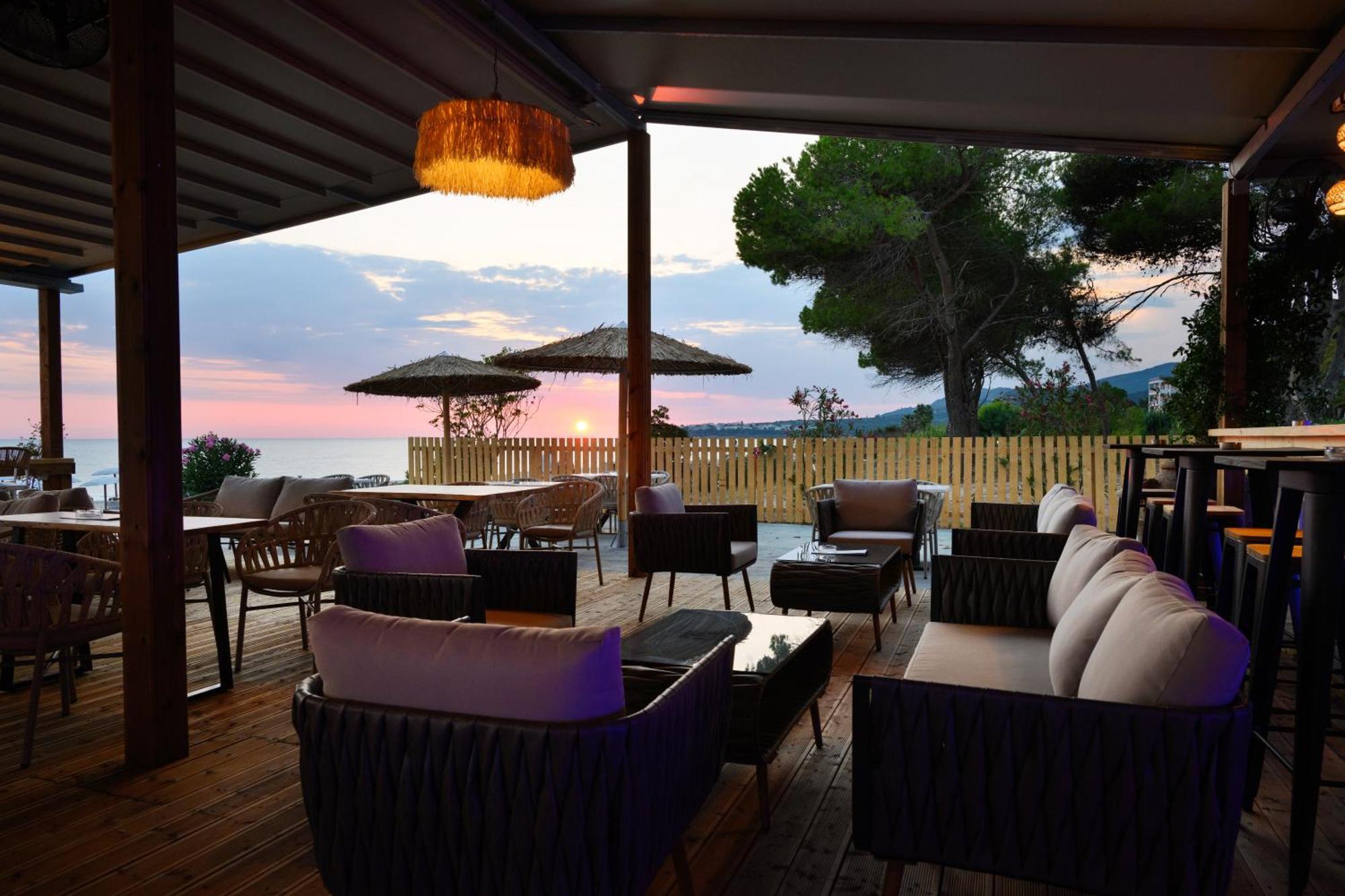 Ninos Grand Beach Resort Kastrosikia Zewnętrze zdjęcie