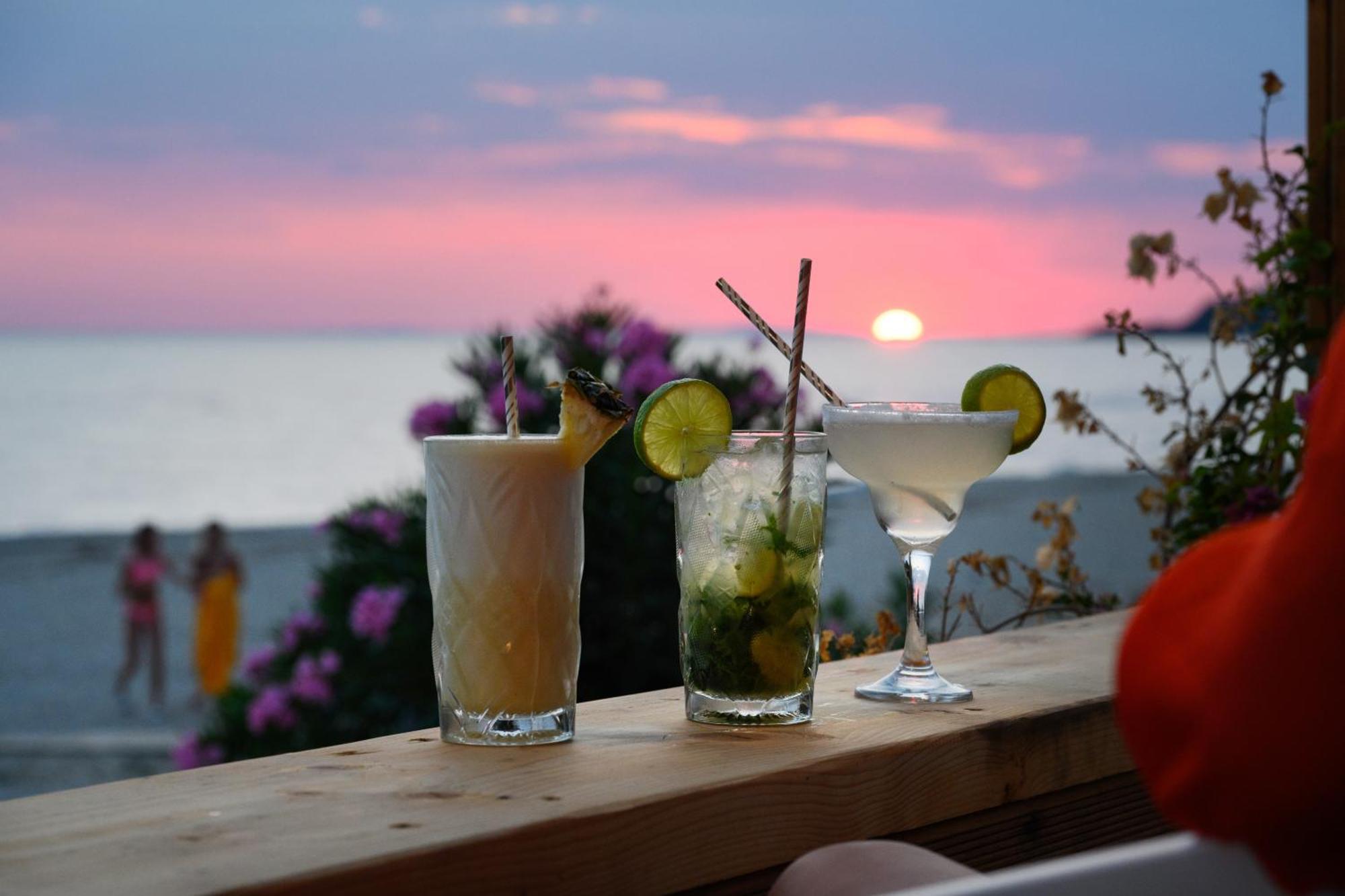 Ninos Grand Beach Resort Kastrosikia Zewnętrze zdjęcie