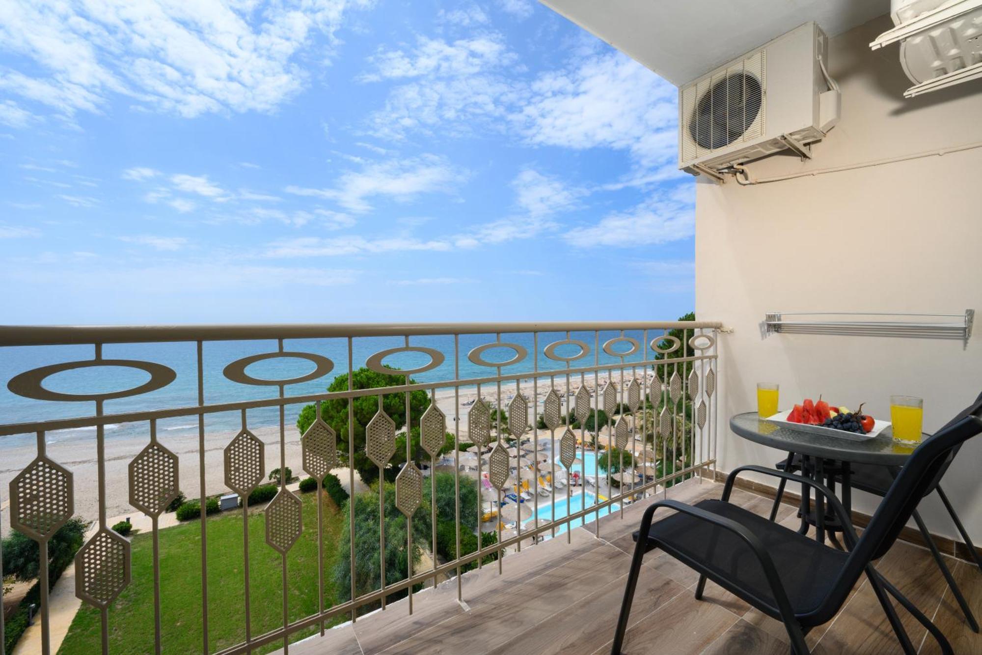 Ninos Grand Beach Resort Kastrosikia Zewnętrze zdjęcie